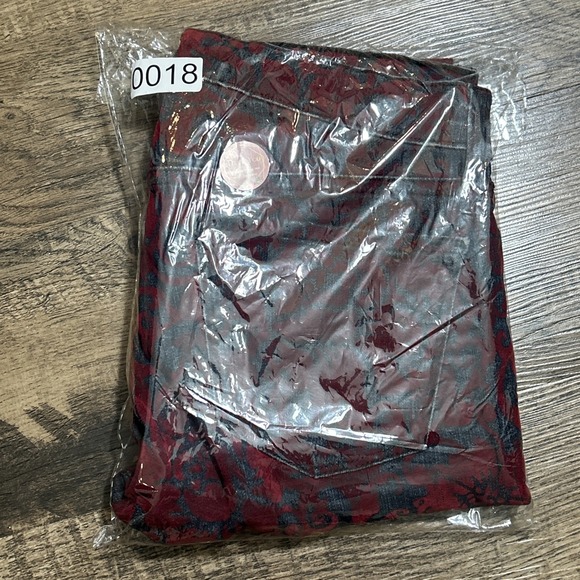 J Brand Red Brocade Skinny Jeans Size 25 | Style 811T6 IMB | Made‎ in USA - Picture 10 of 10